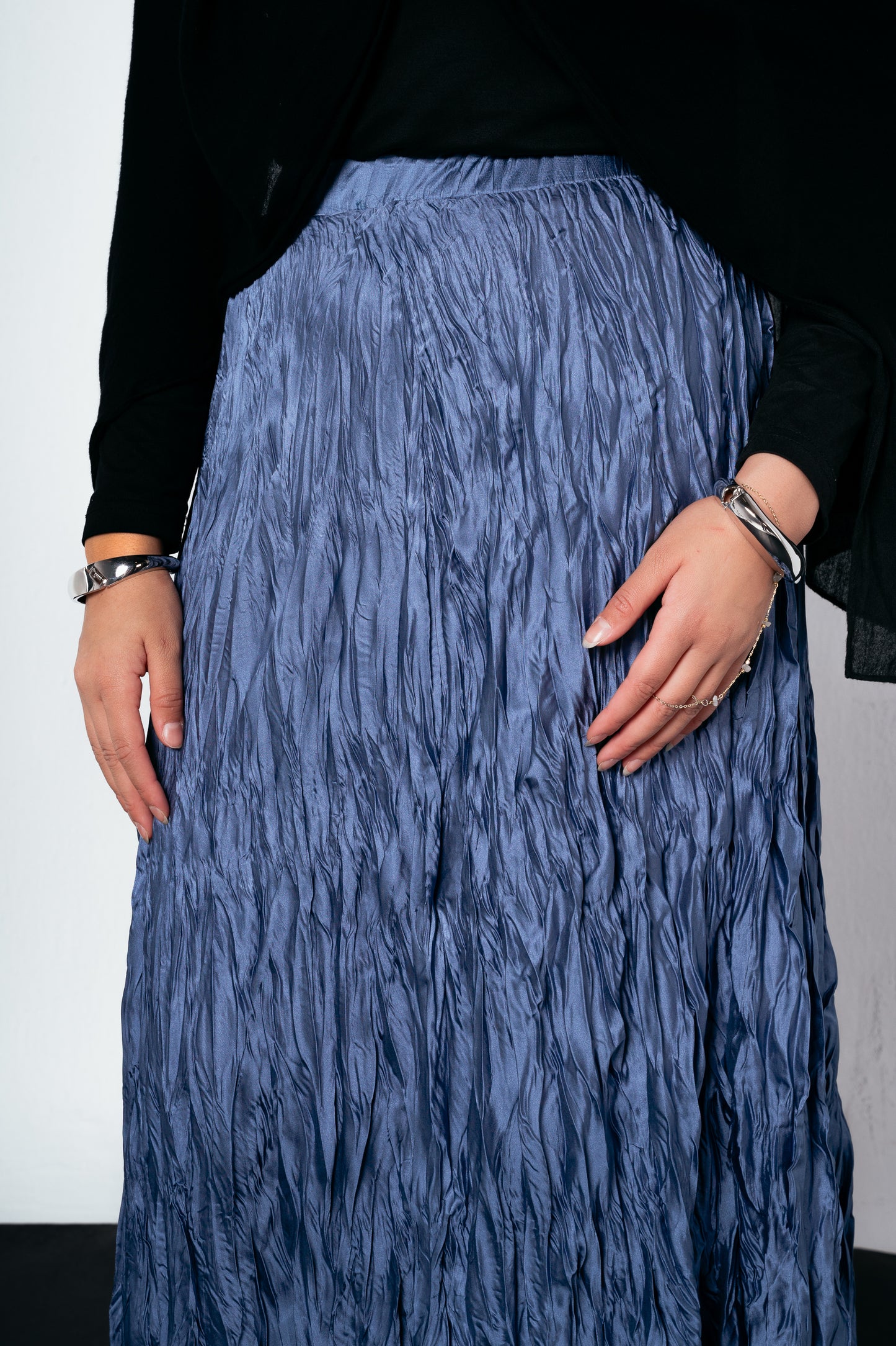 Anne Crushed skirt in Azure blue