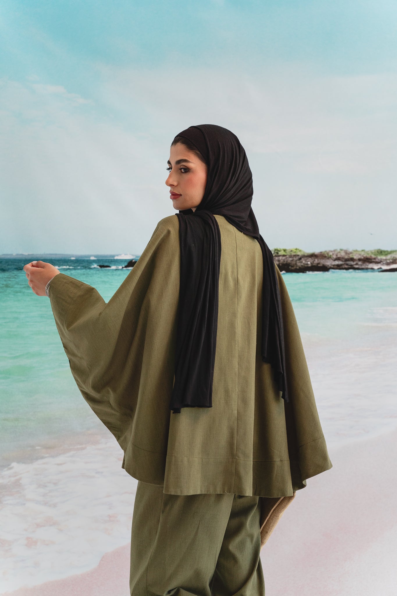 Golden Sands set in Olive