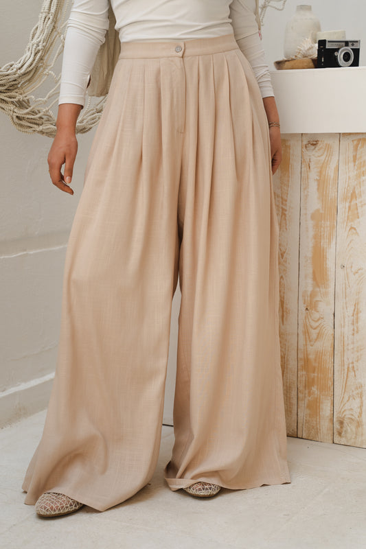 Day Light Pleated Linen Pants in Beige