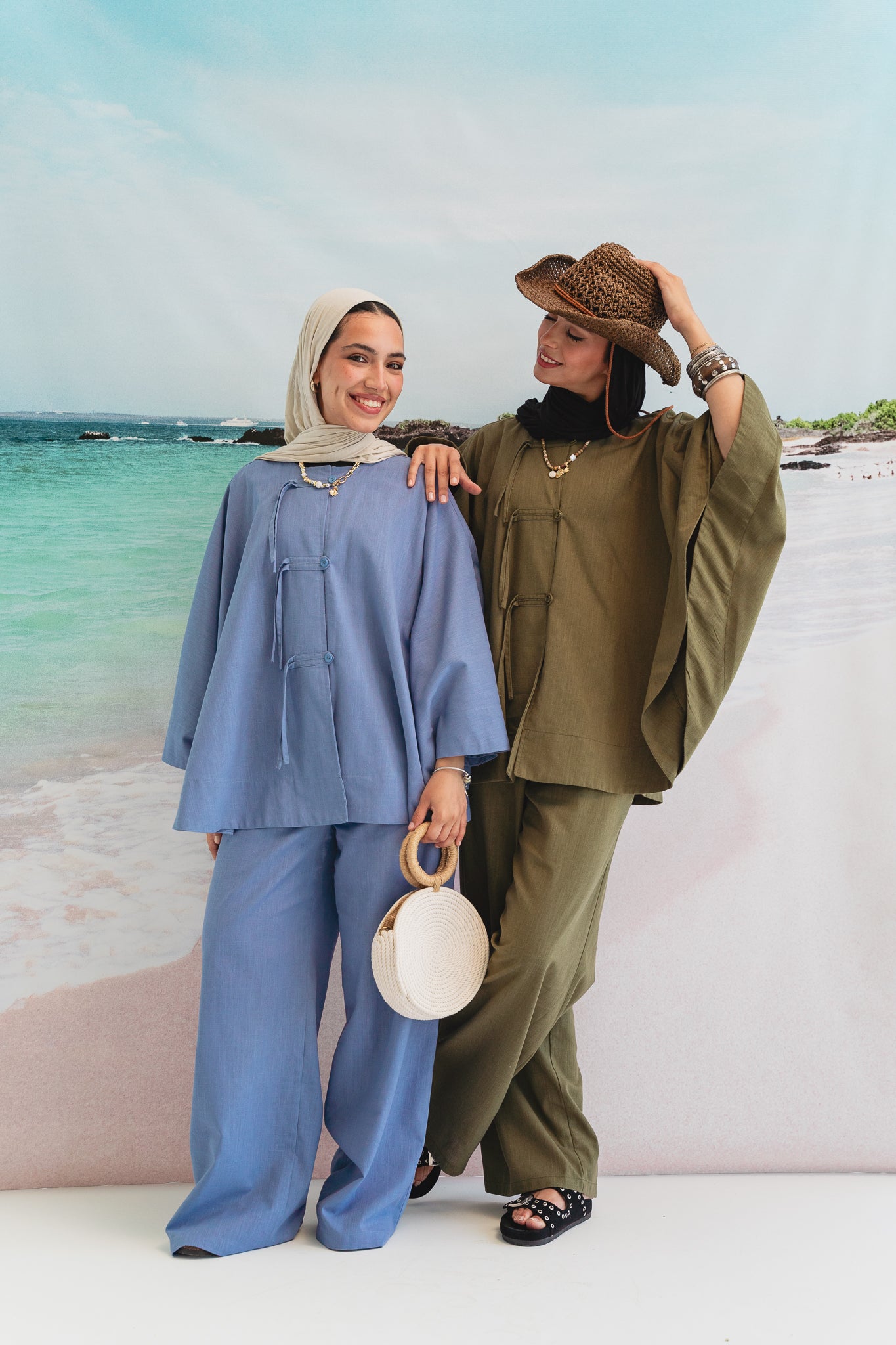Golden Sands set in Olive