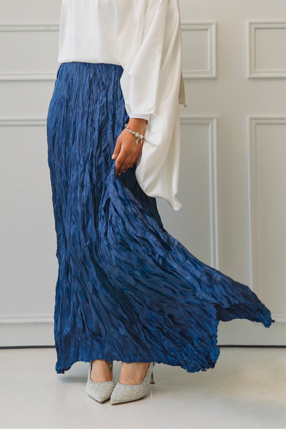 Anne Crushed skirt in Azure blue