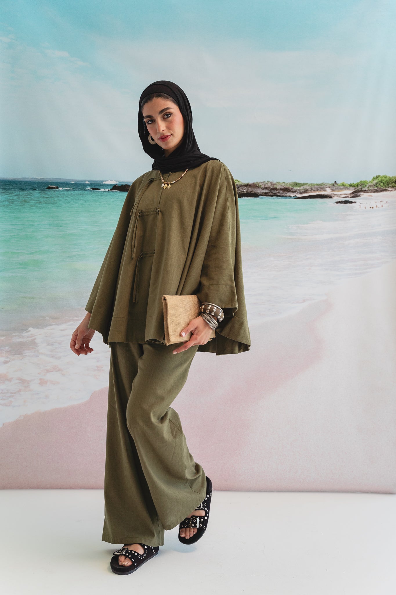 Golden Sands set in Olive
