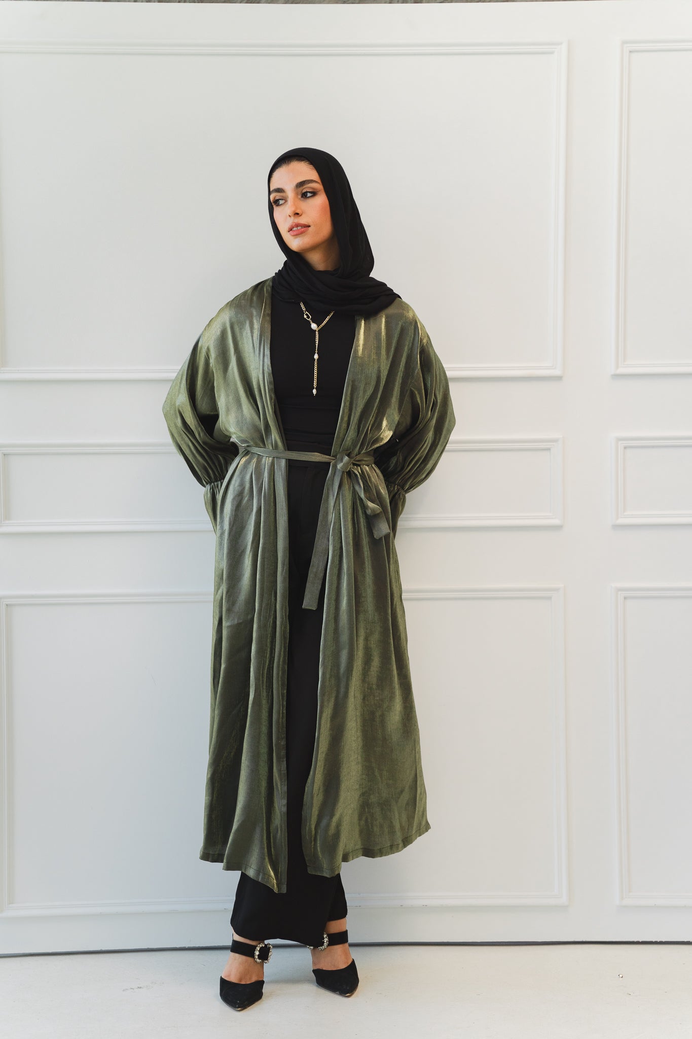 Layal shimmery kimono in Olive