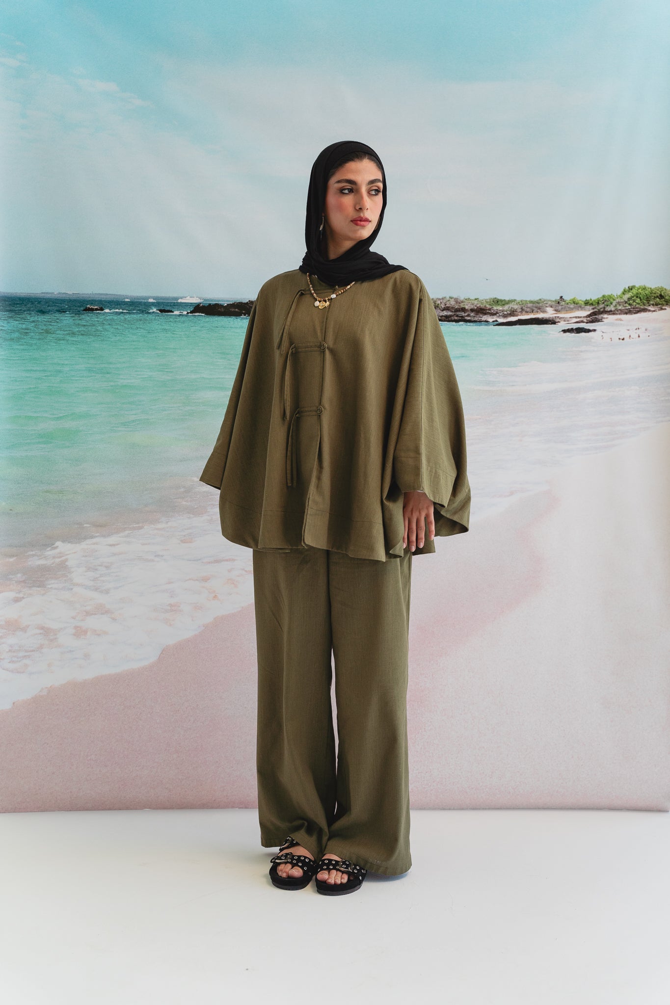 Golden Sands set in Olive
