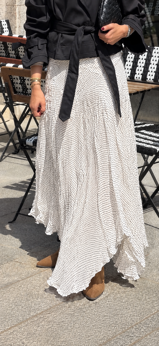 Lilia Crushed Skirt in Dotted Black x White