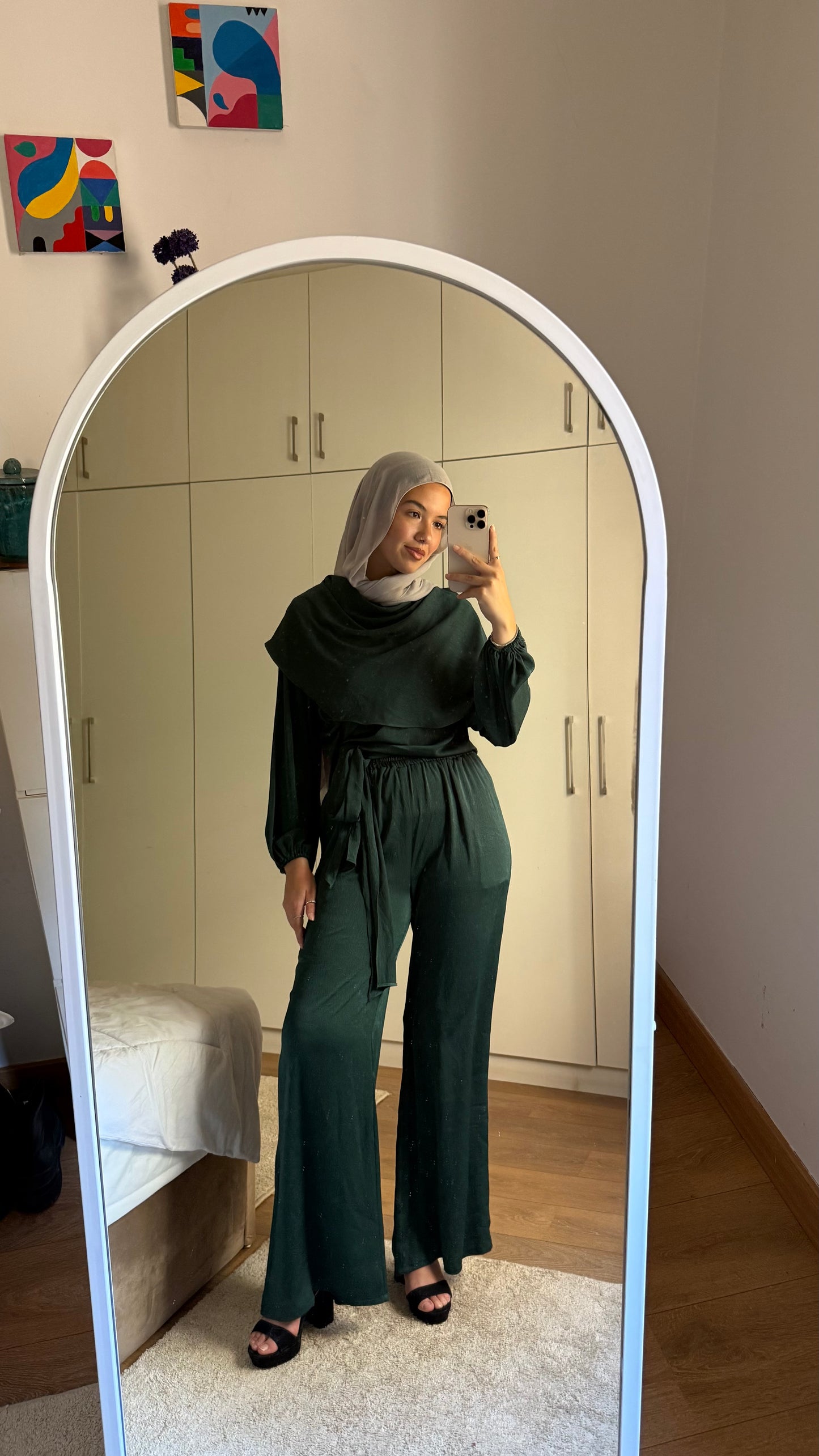 Nayomi Satin Wrap Set in Emerald Green