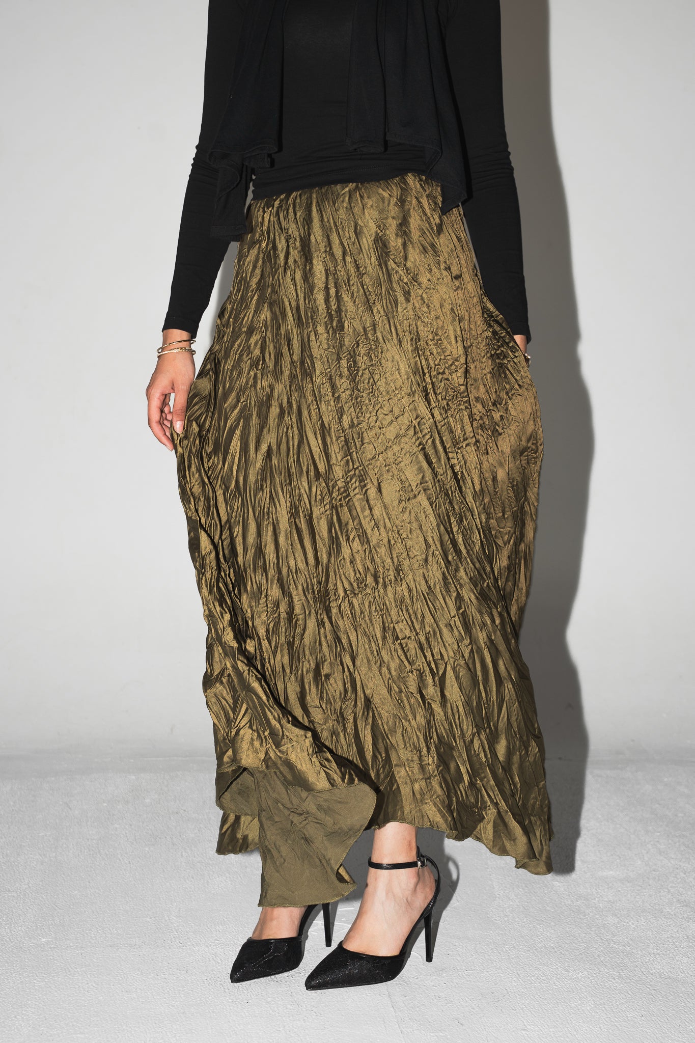 (PRE ORDER 5-7 days)Anne Crushed skirt in Olive