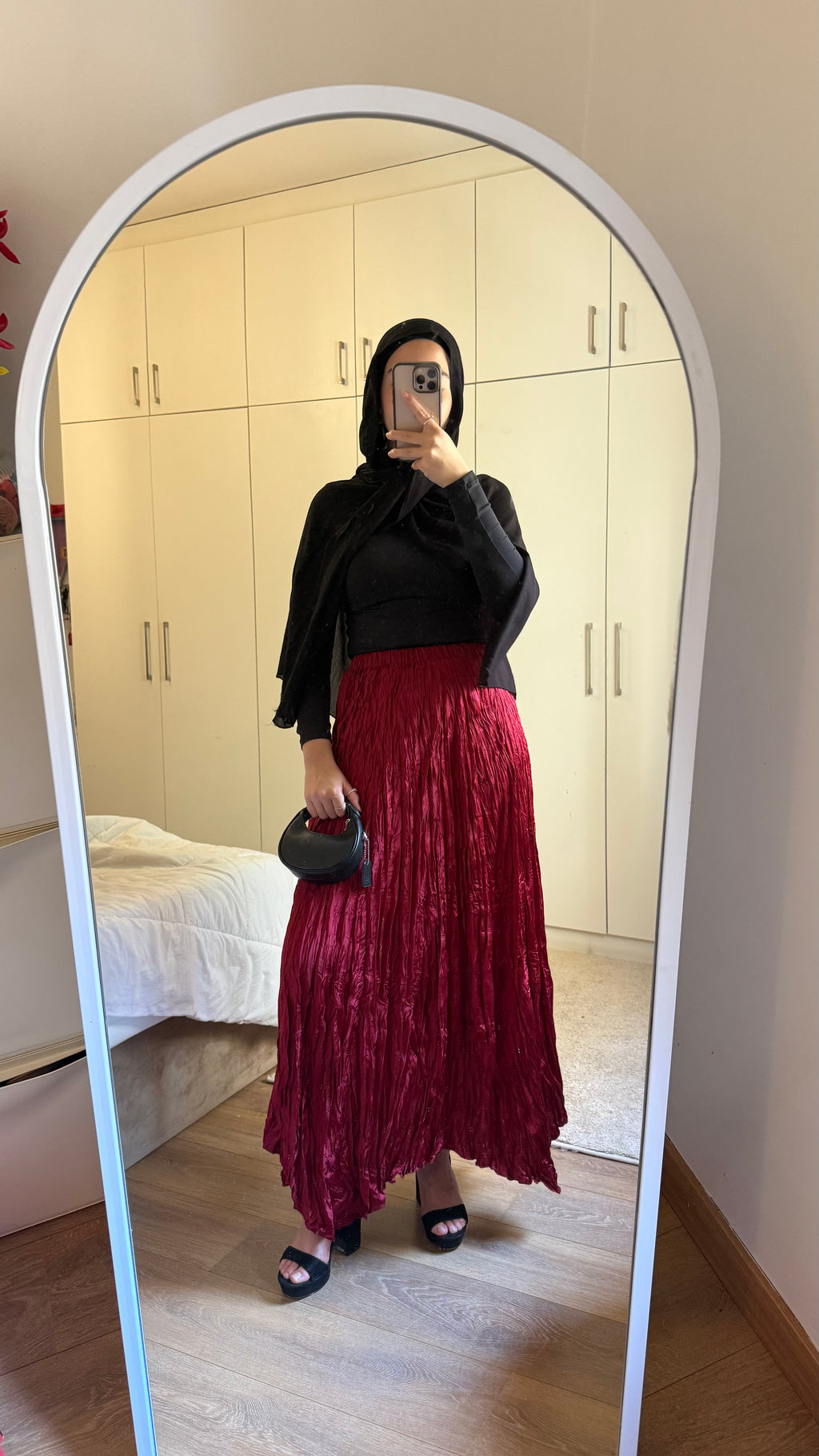 Anne Crushed skirt in Wine Red