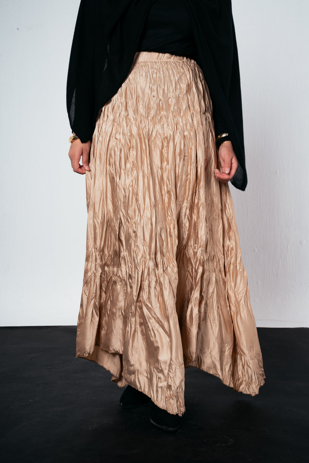 Anne Crushed skirt in Golden beige
