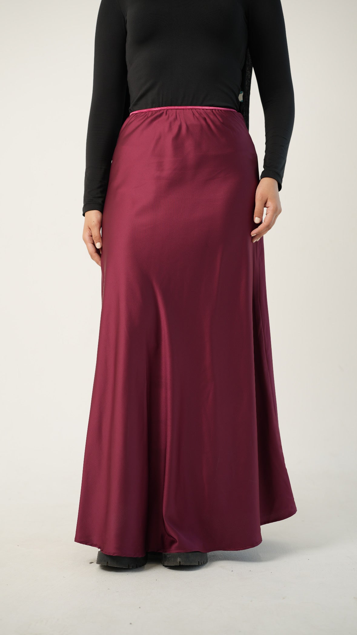 Satin skirt in burgandy