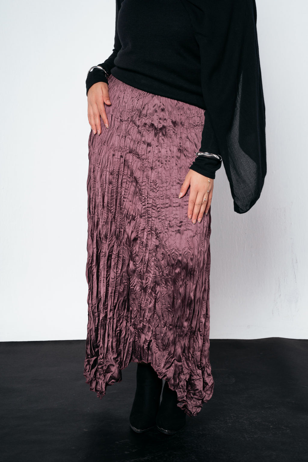 Anne Crushed skirt in Mauve wine