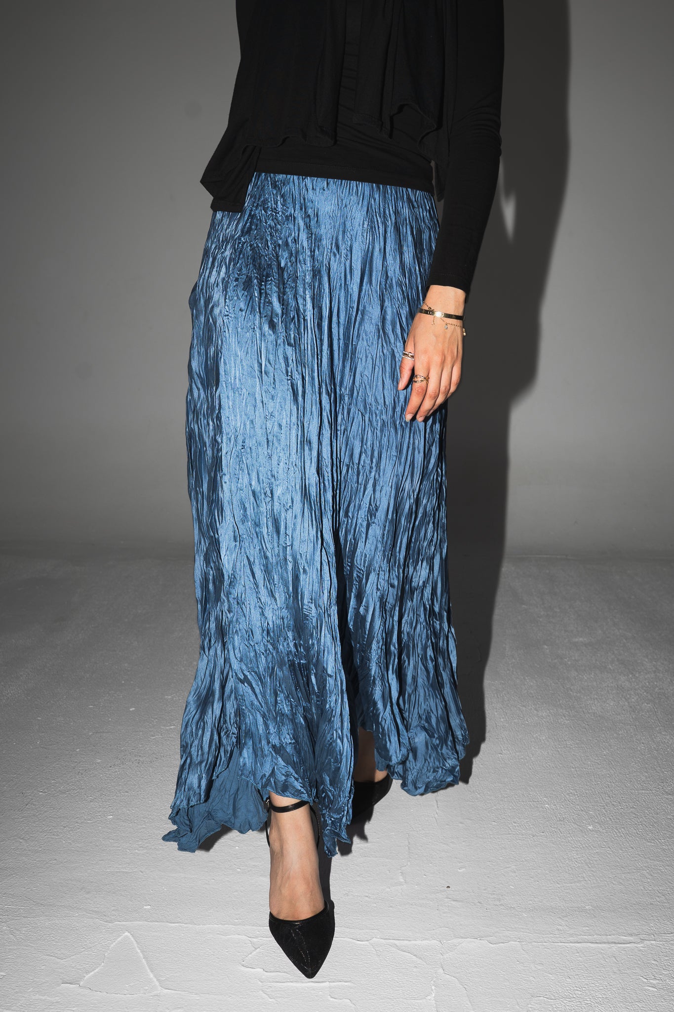 Anne Crushed skirt in Azure blue
