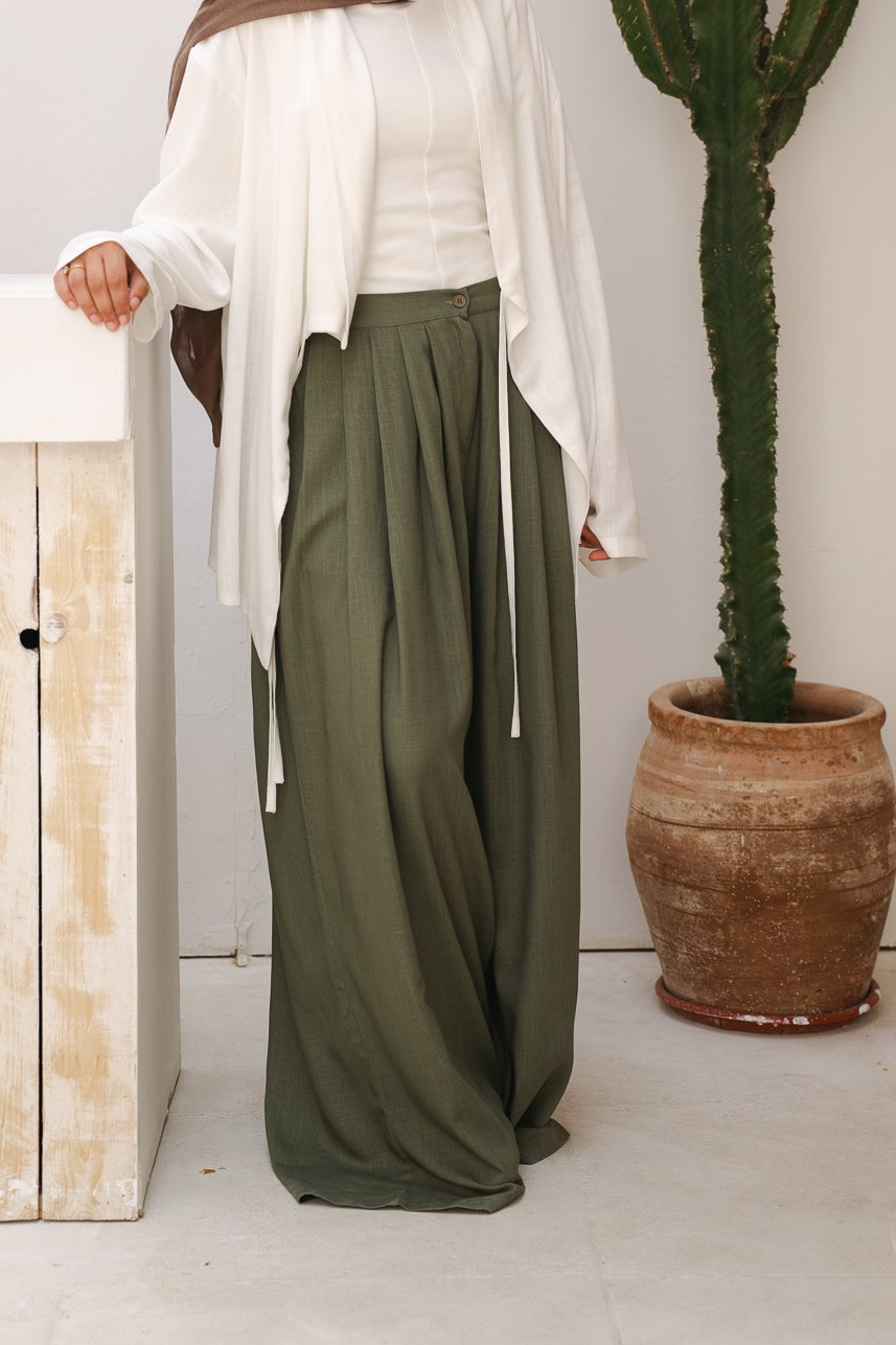 Day Light Pleated Linen Pants in Olive