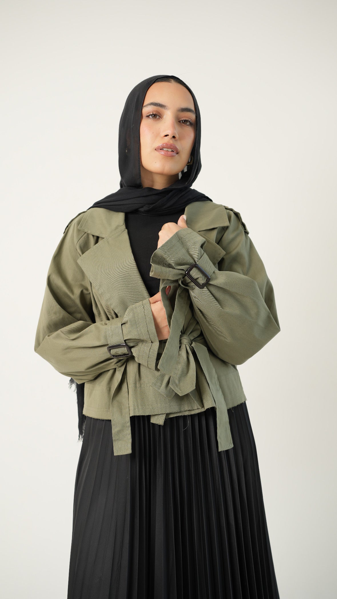 Cropped trench coat in Olive