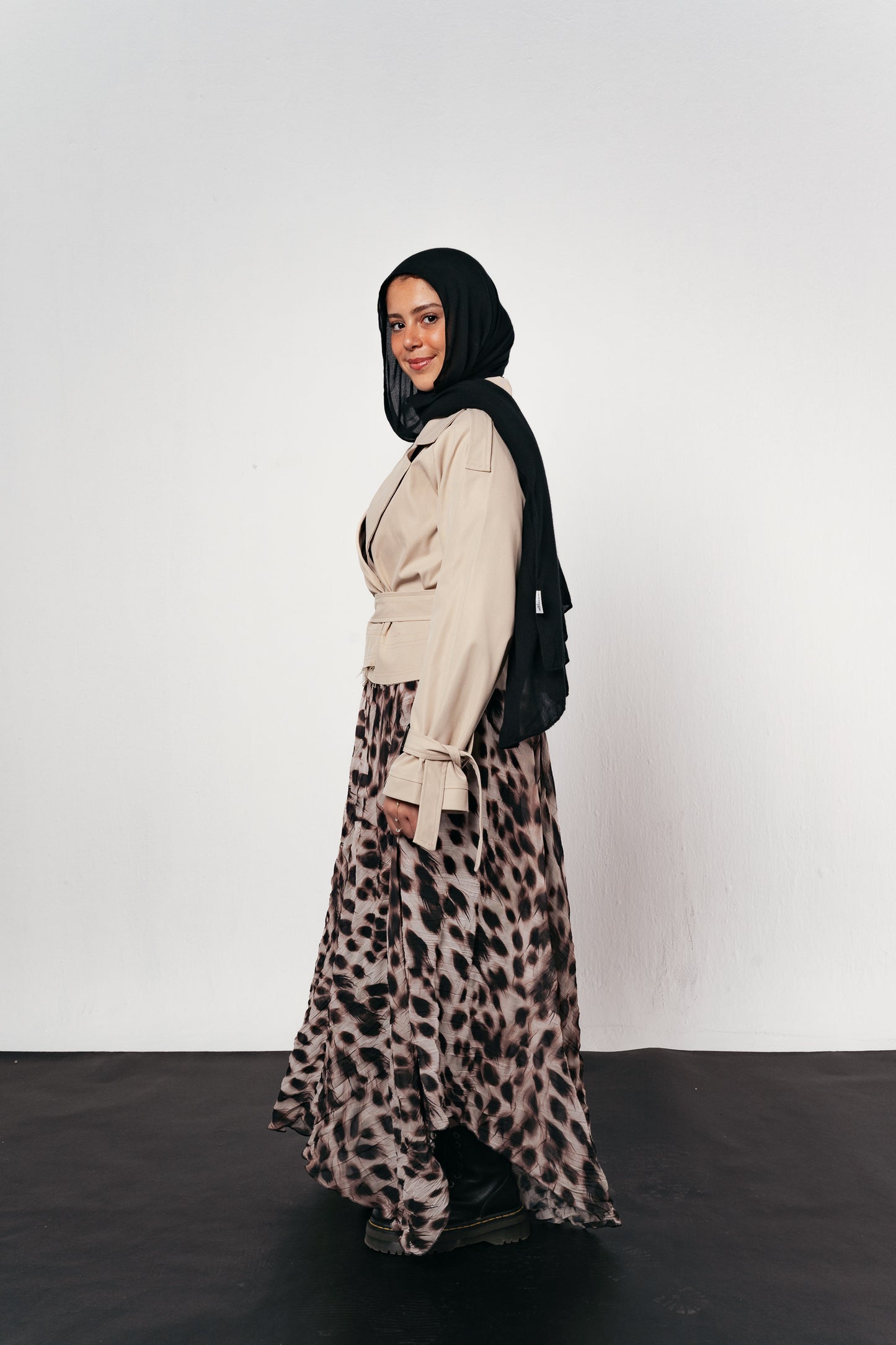 Cropped trench coat in Beige