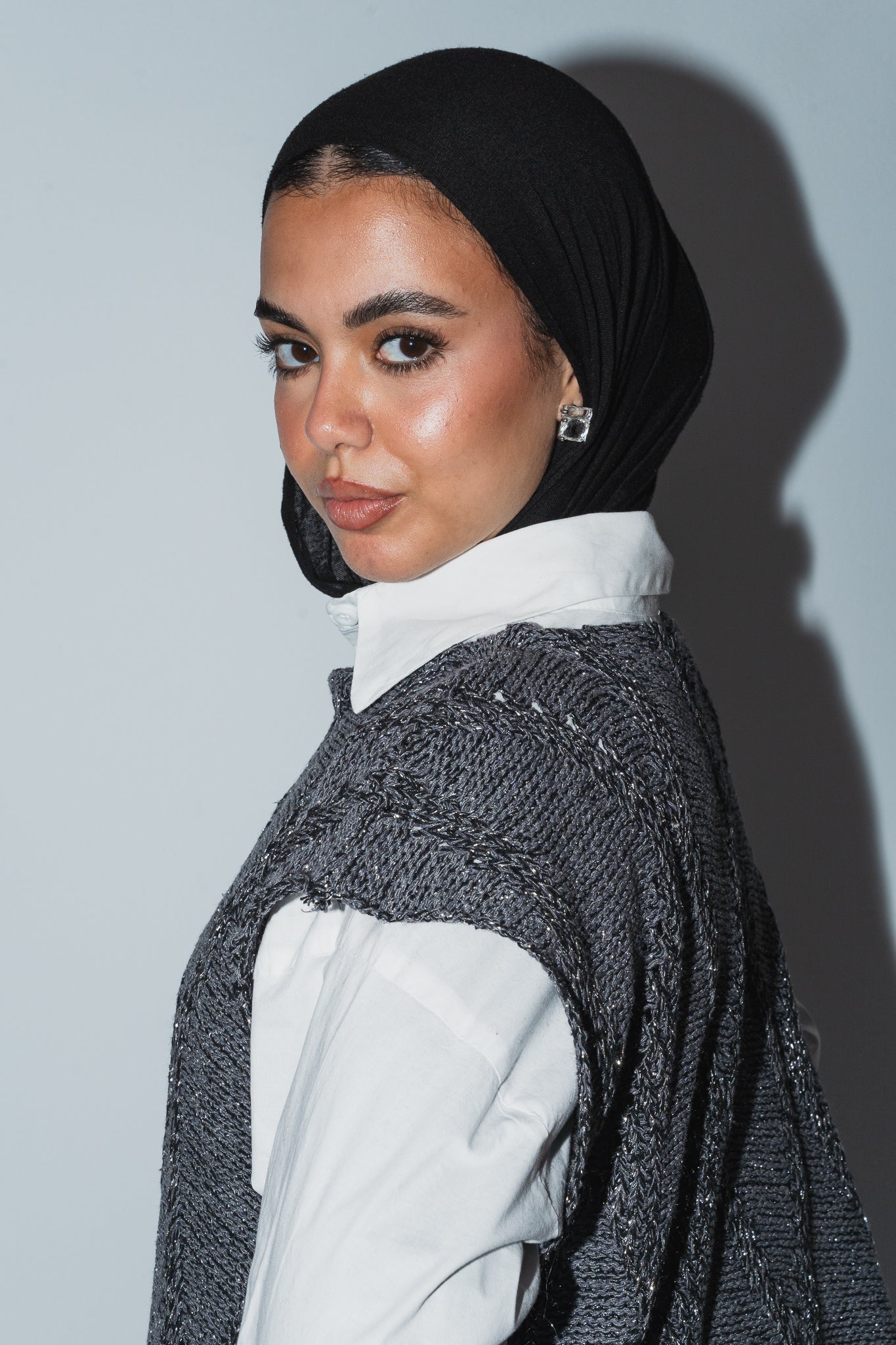 Crystal Mettalic Tassel Vest in Shimmer Dark Grey x Black