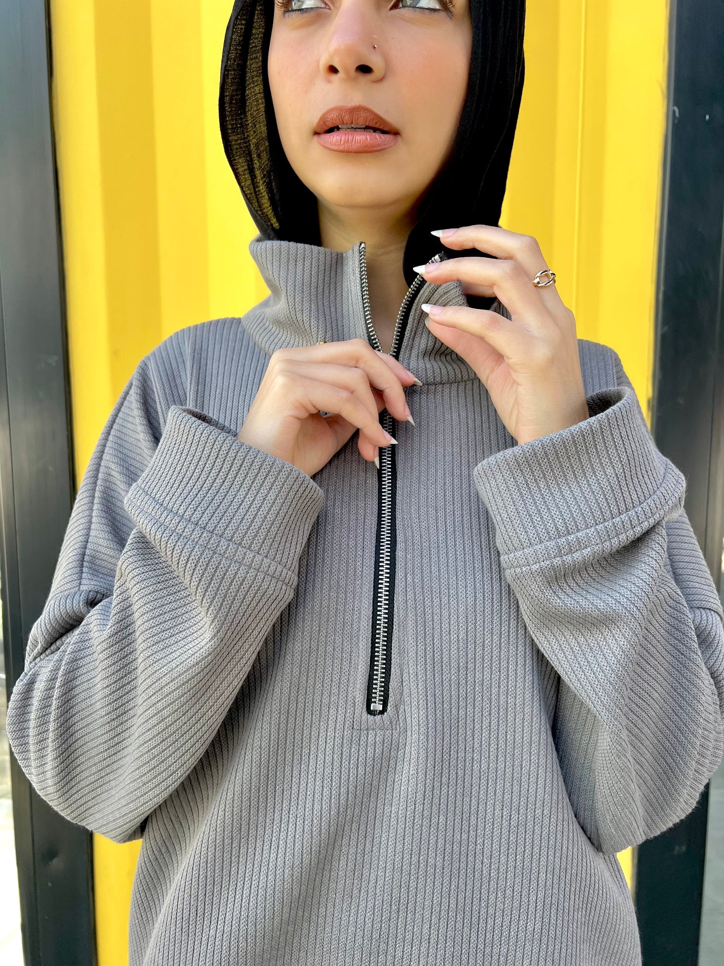 Zip-Up sweater in Grey