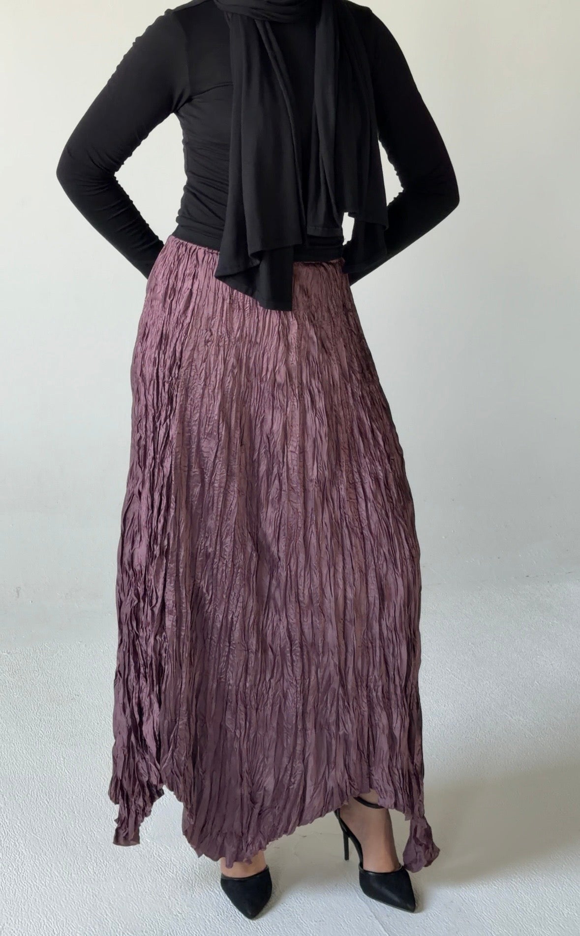 Anne Crushed skirt in Mauve wine
