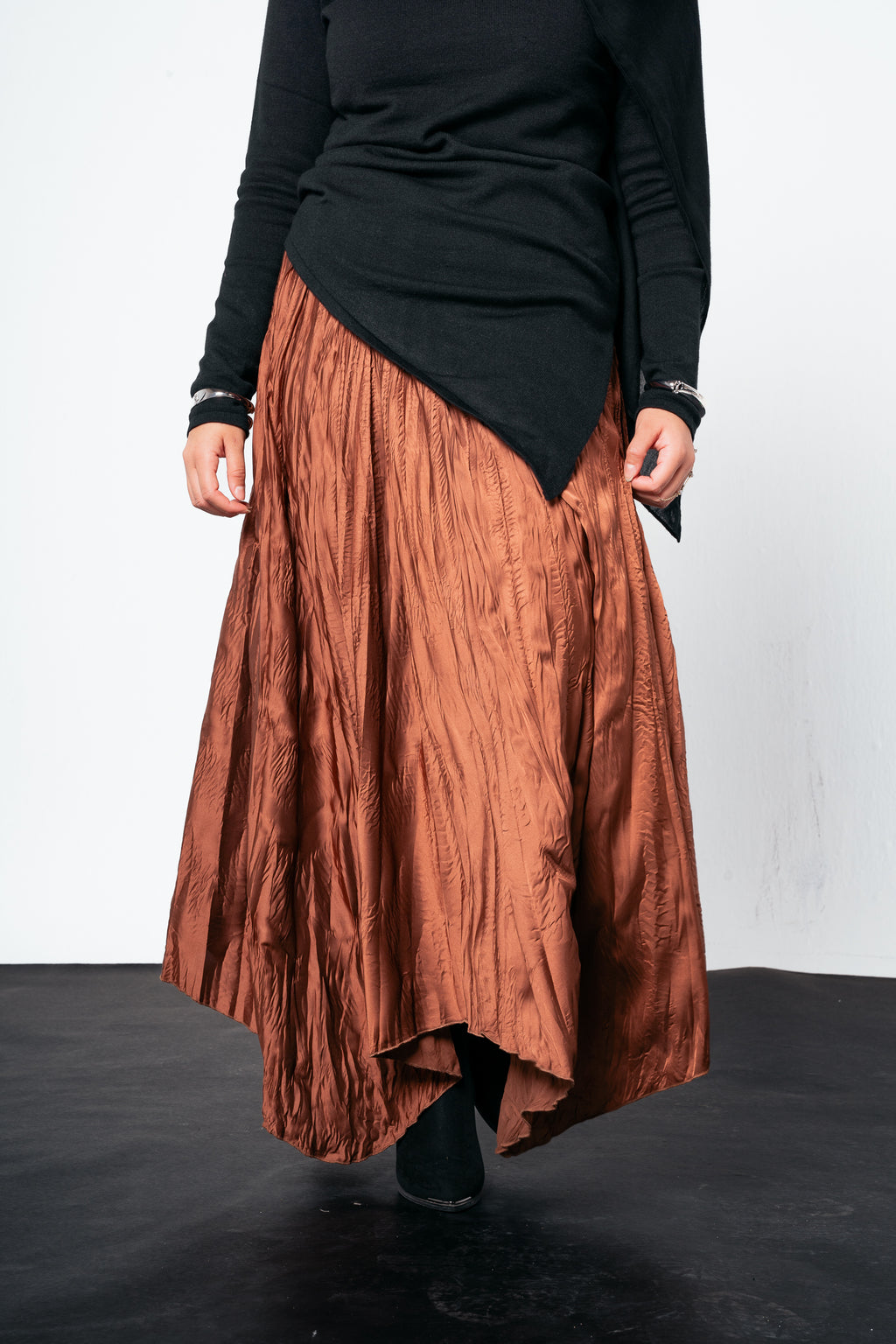 Anne Crushed skirt in Brown