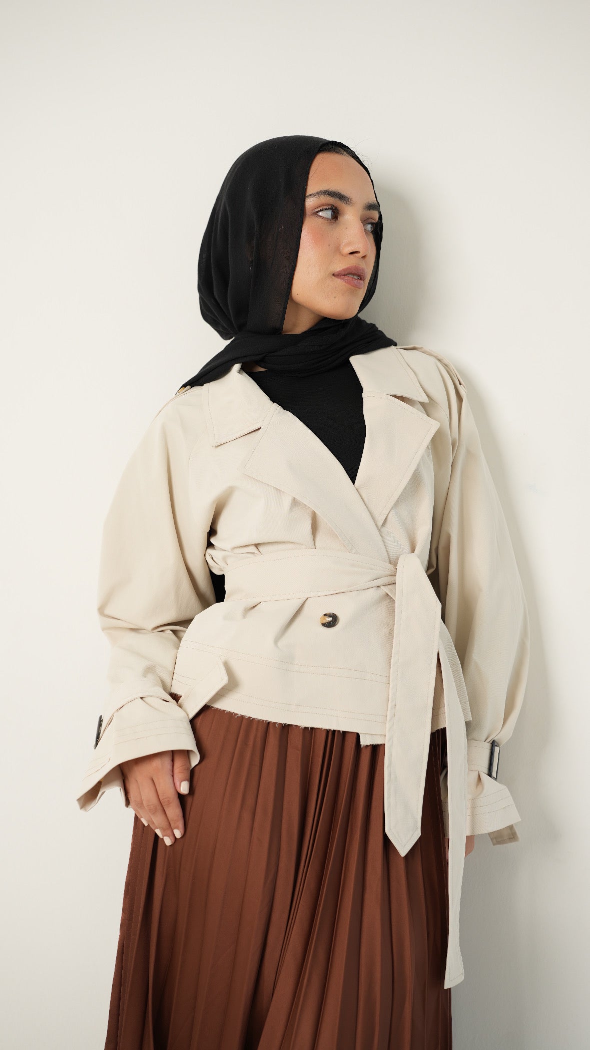 Cropped trench coat in Beige