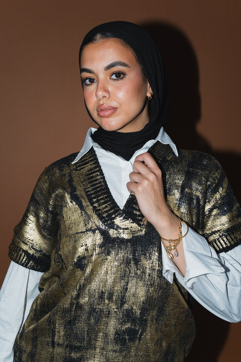 Gold Melted Knit vest in Black ( Limited edition )