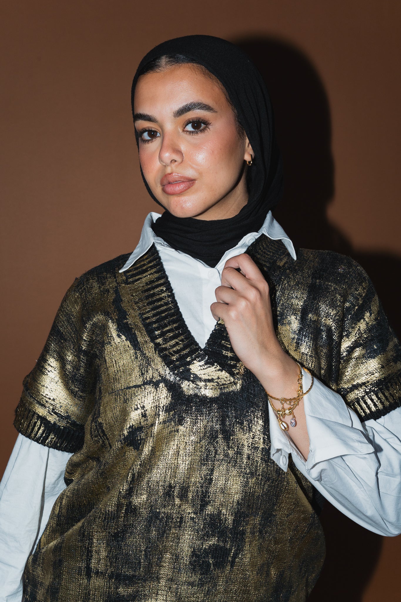 Gold Melted Knit vest in Black ( Limited edition )