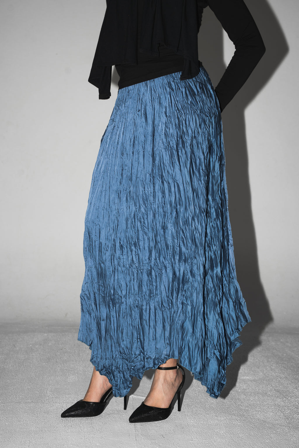 Anne Crushed skirt in Azure blue