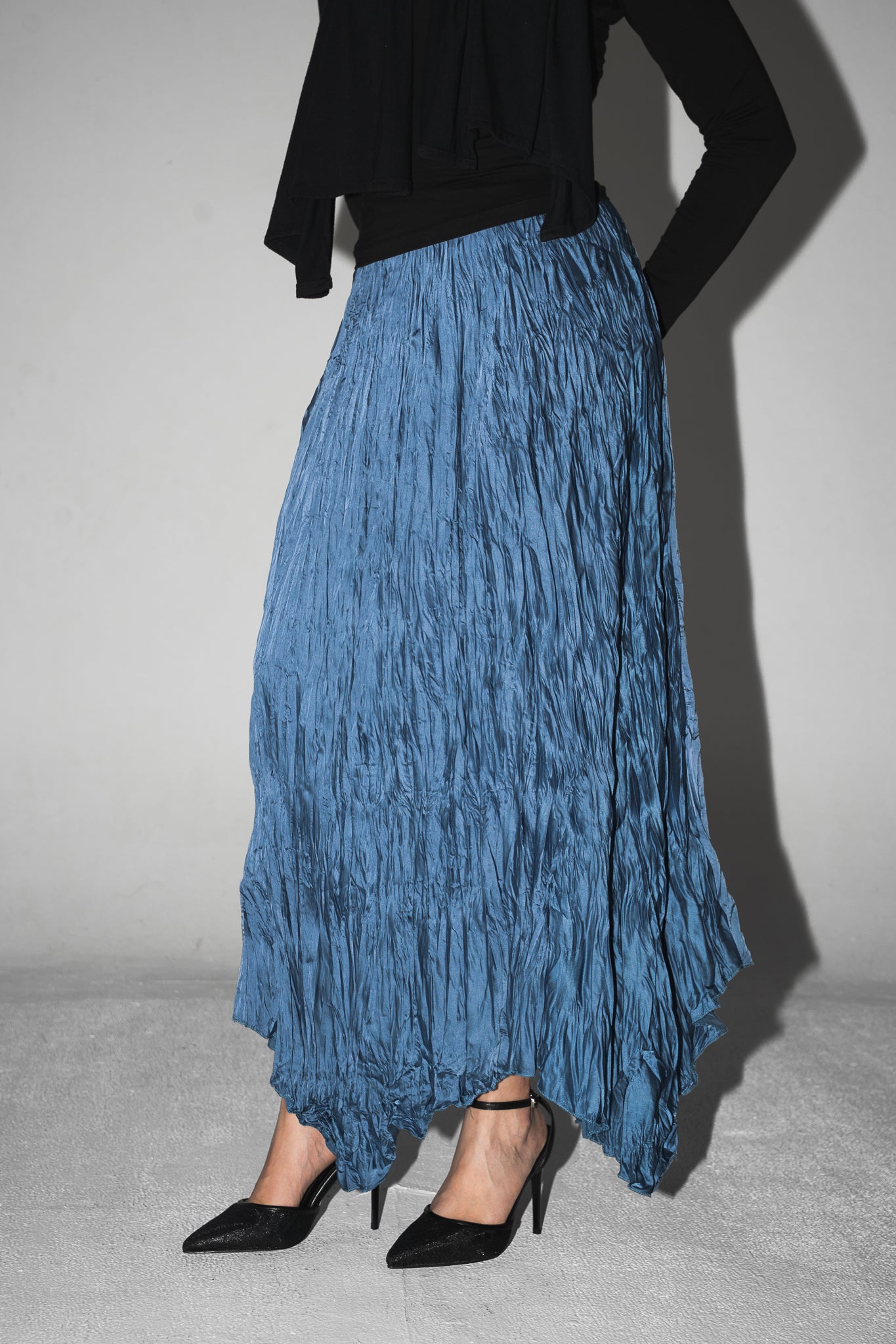 Anne Crushed skirt in Azure blue