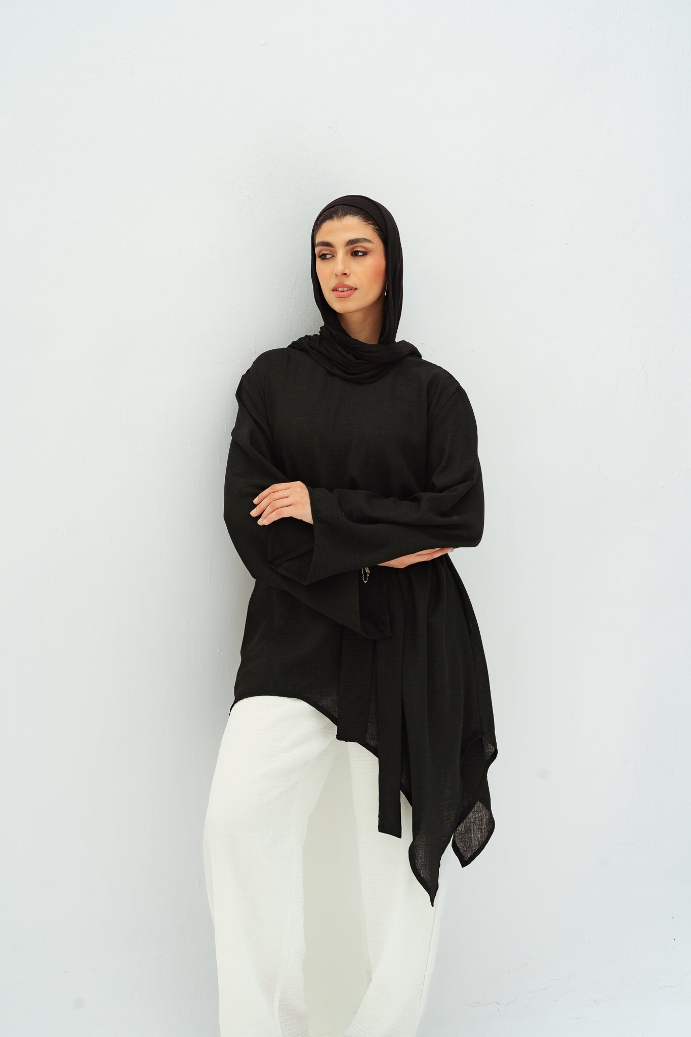 Ella asymmetric top in Black