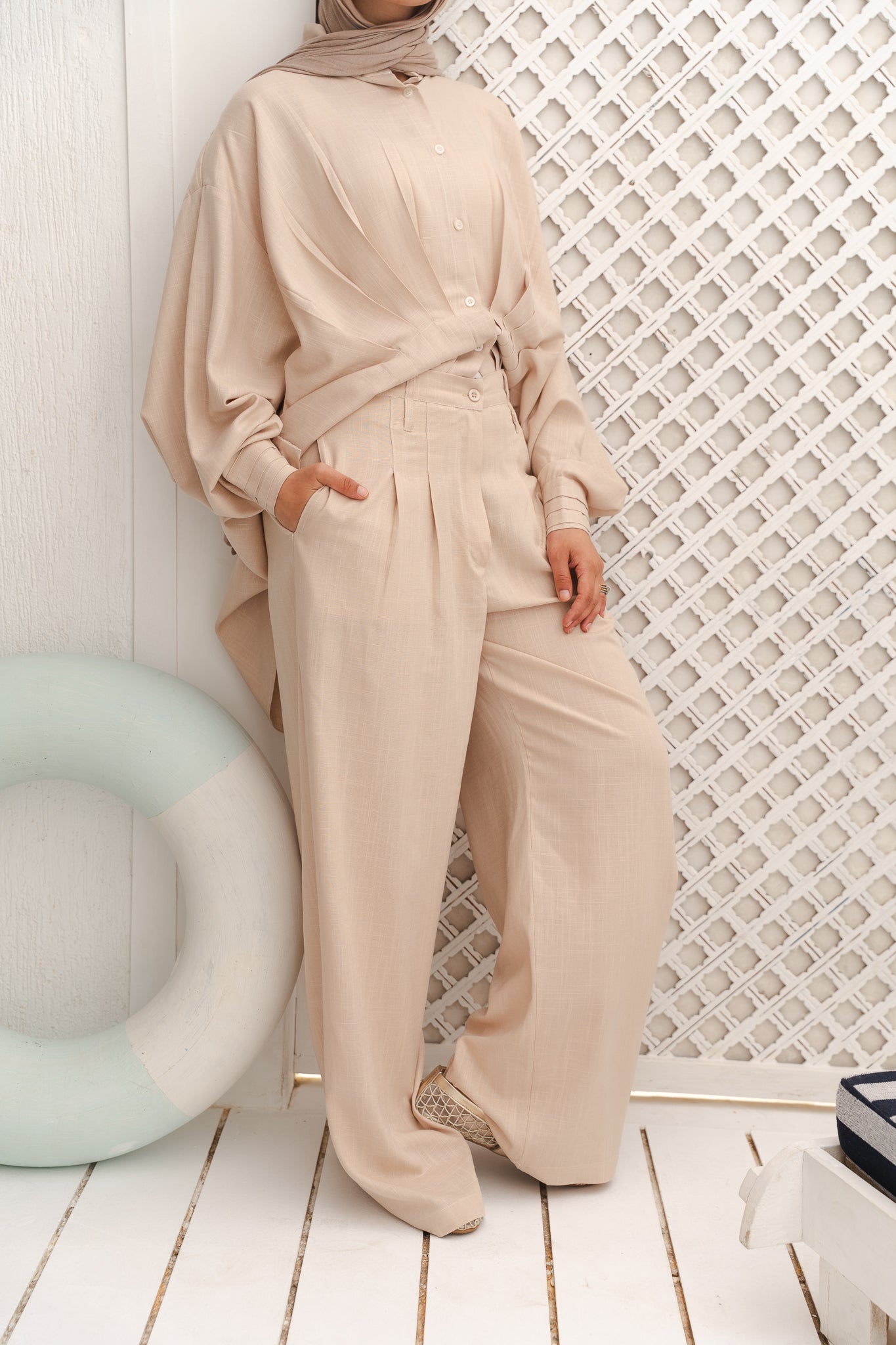 Light Walks Linen Pants in Beige