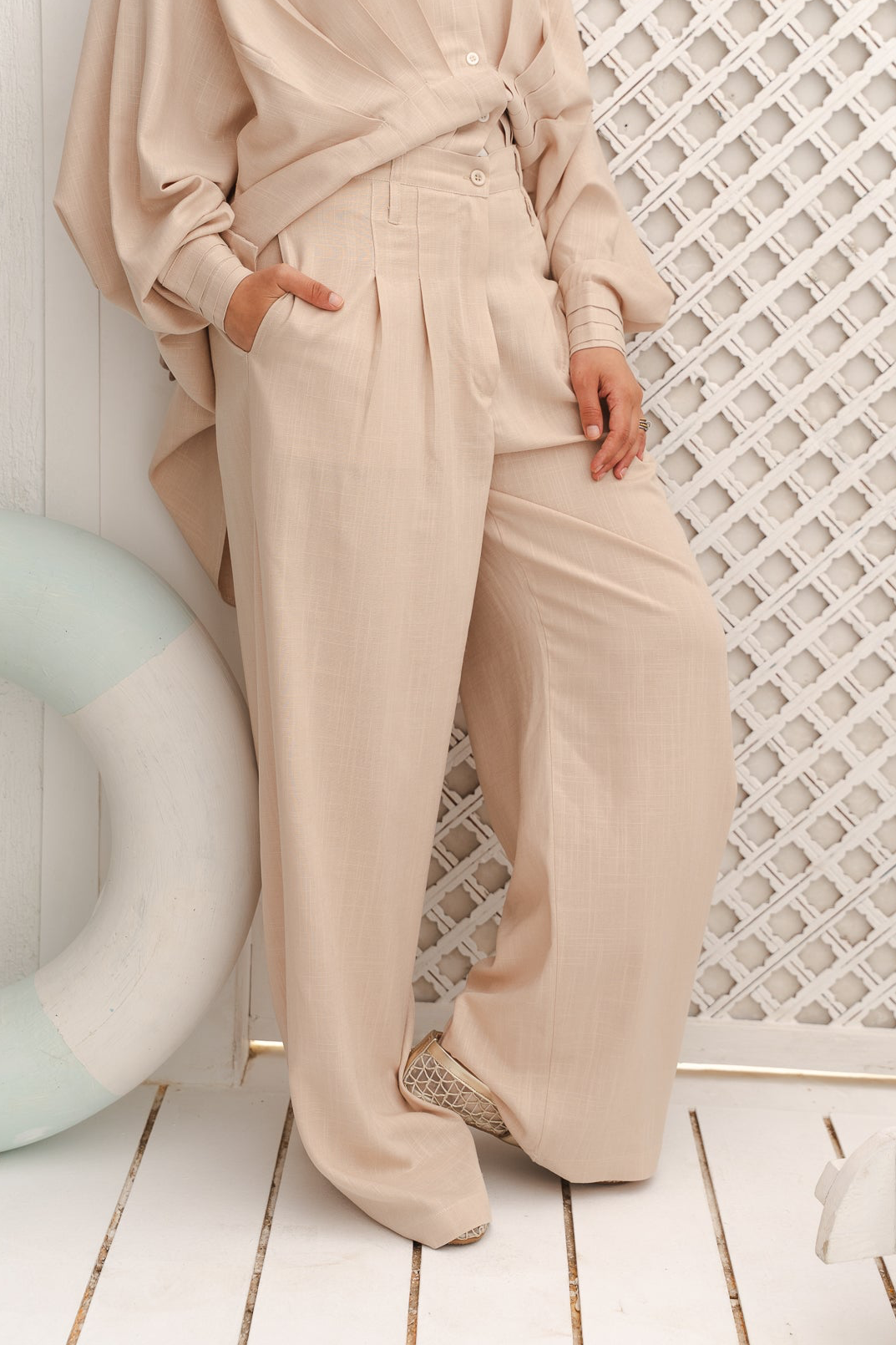 Light Walks Linen Pants in Beige