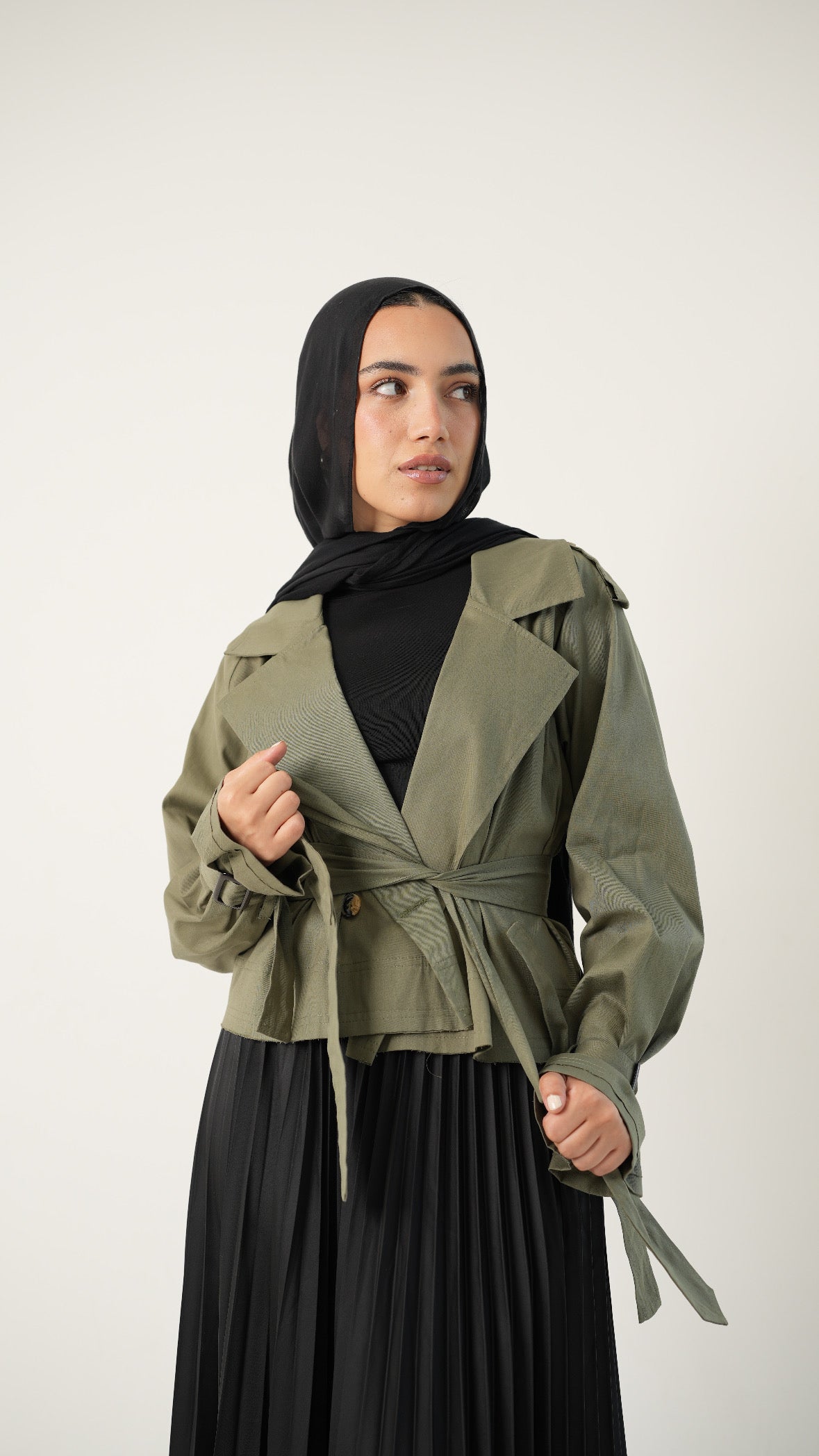 Cropped trench coat in Olive