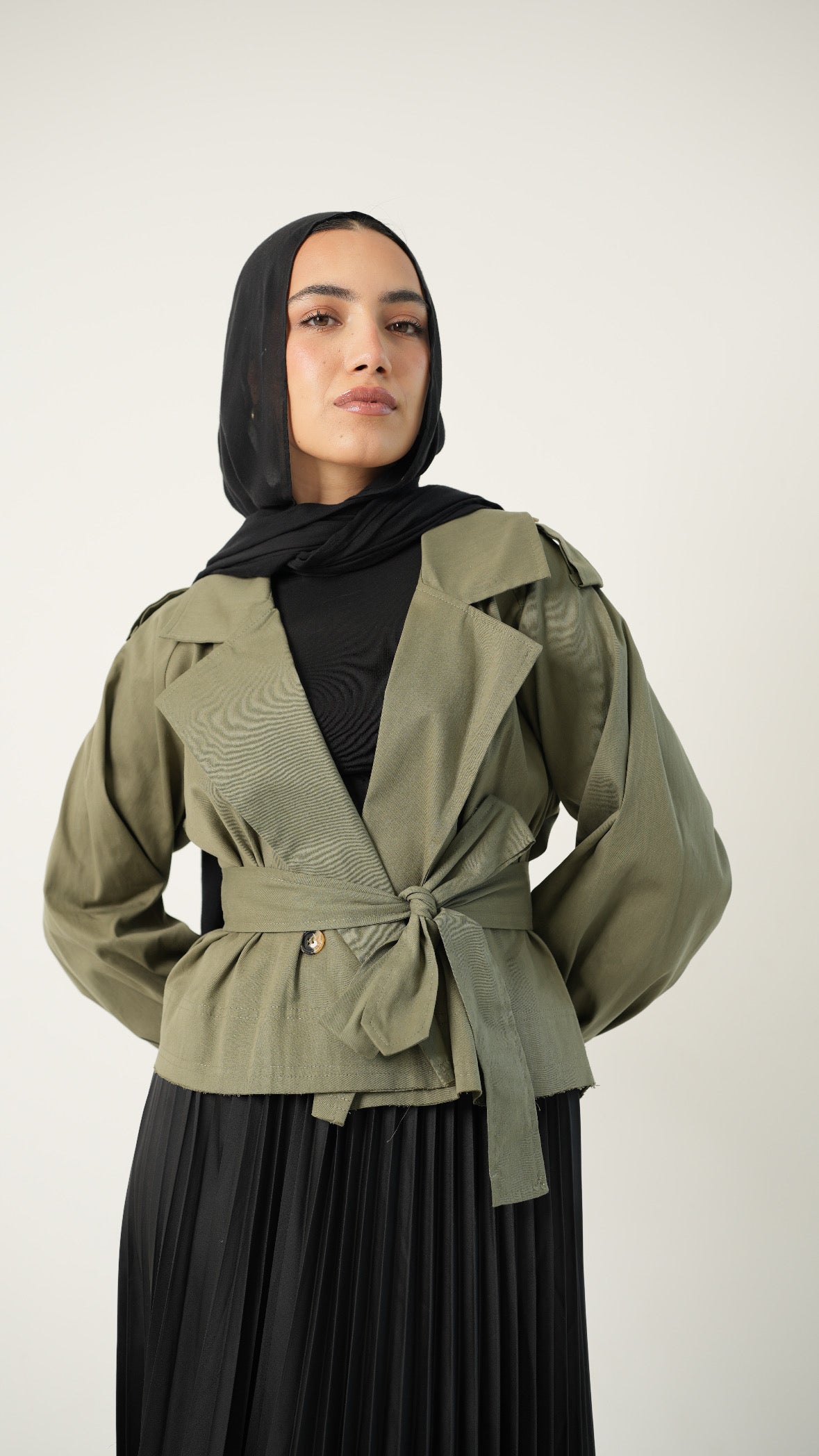 Cropped trench coat in Olive