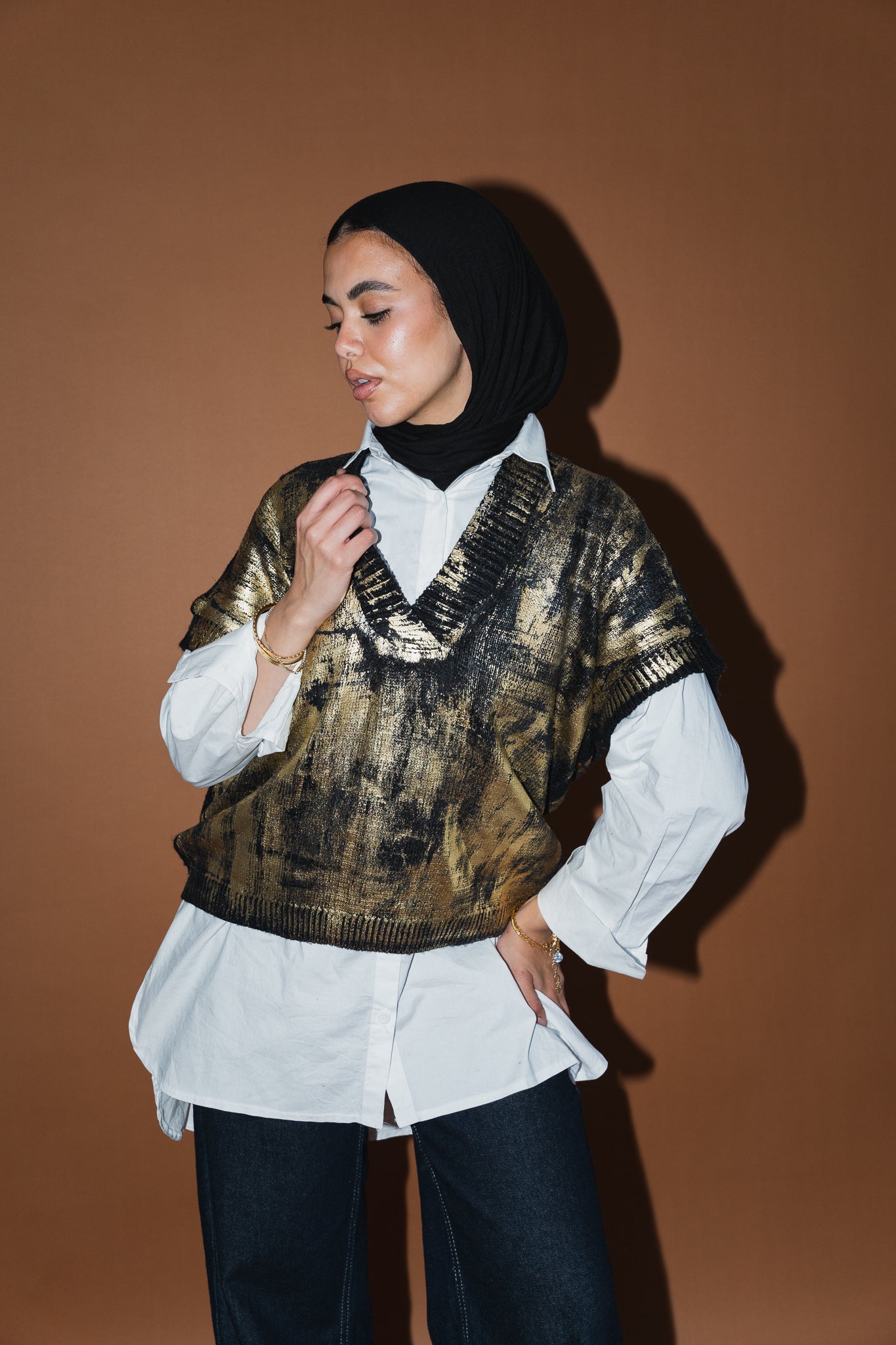 Gold Melted Knit vest in Black ( Limited edition )