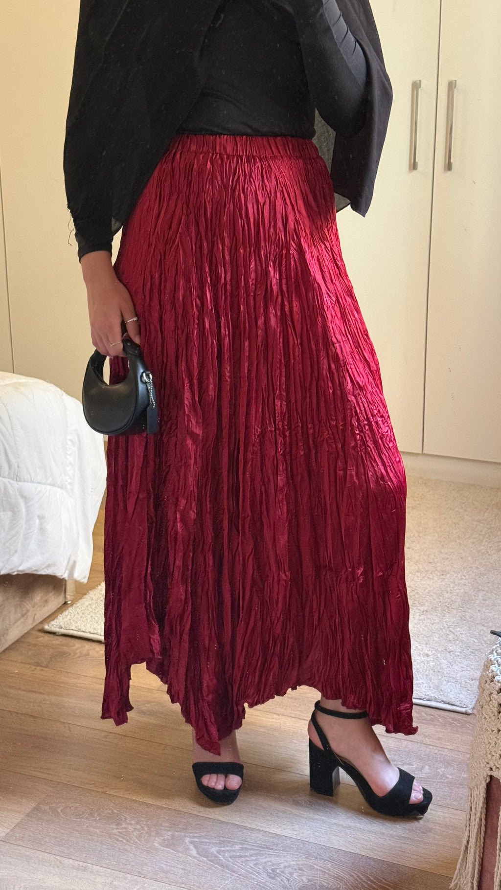 Anne Crushed skirt in Wine Red