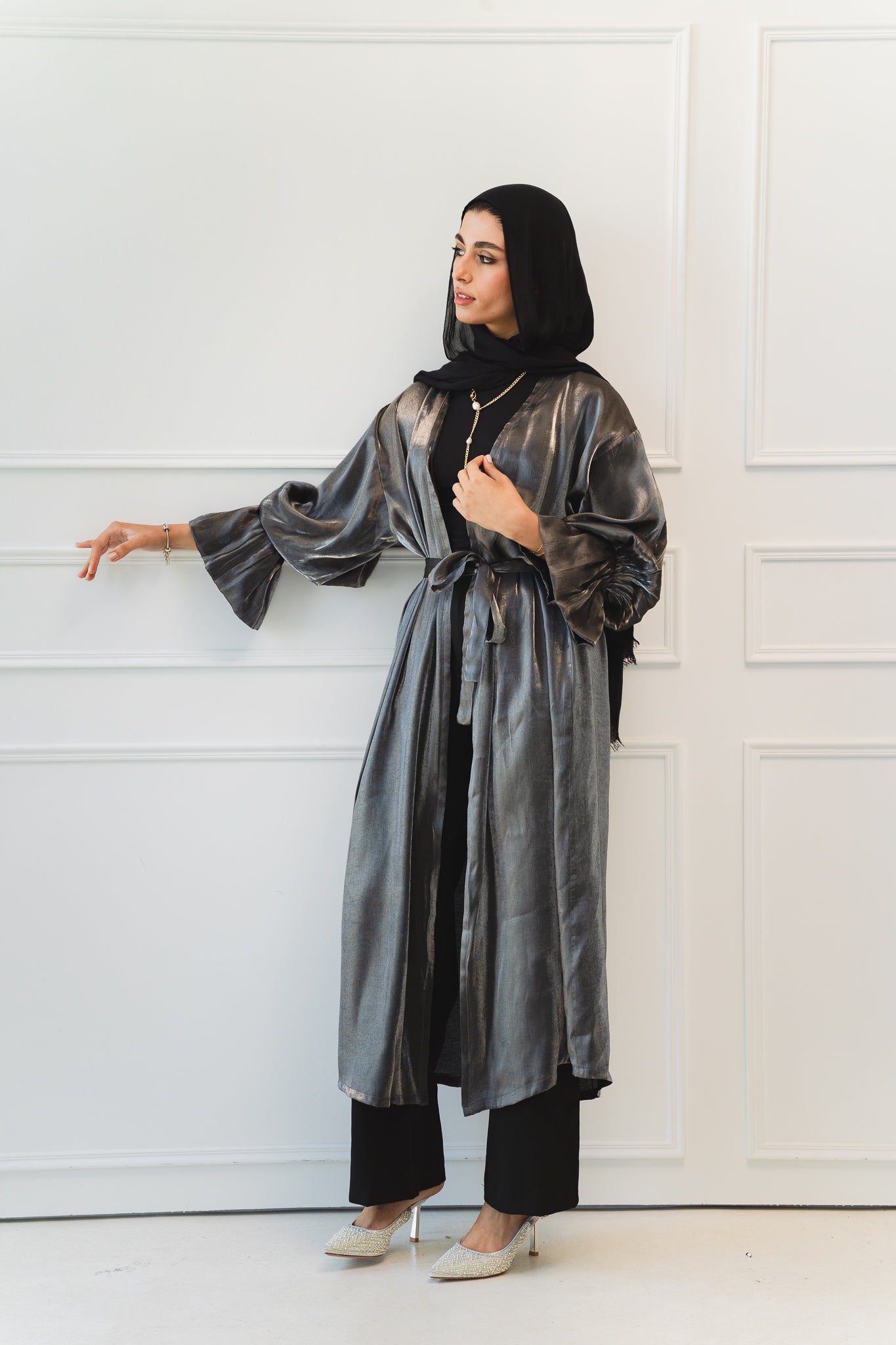 Layal shimmery kimono in Silver
