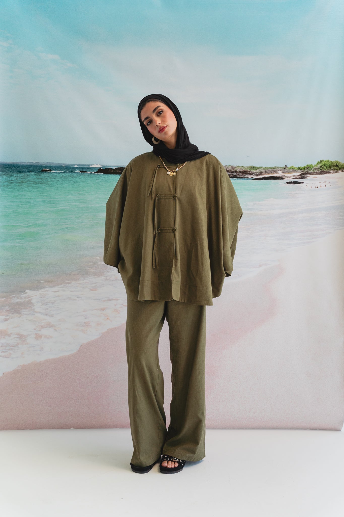 Golden Sands set in Olive