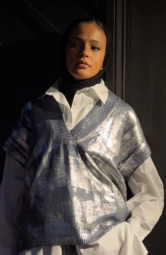 Silver Melted Knit vest in Navy ( Limited edition )