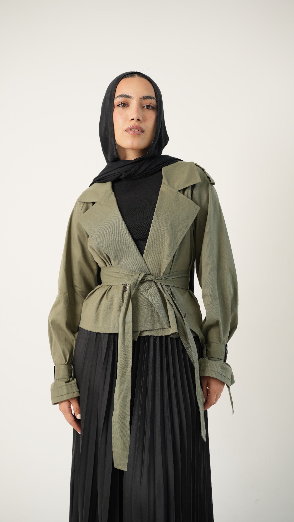 Cropped trench coat in Olive