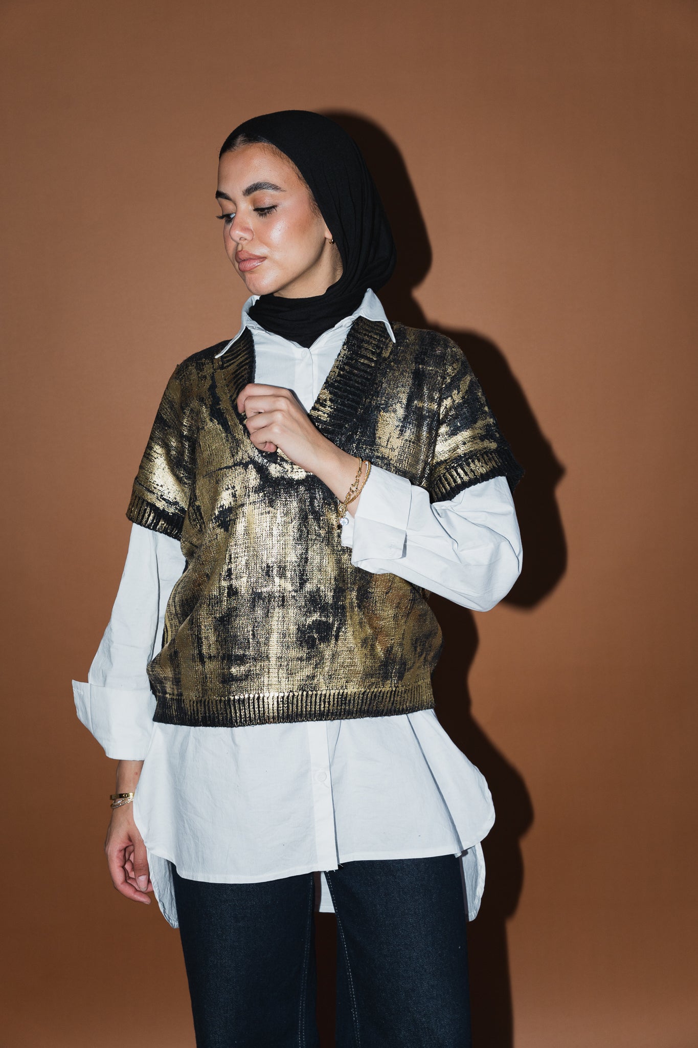 Gold Melted Knit vest in Black ( Limited edition )