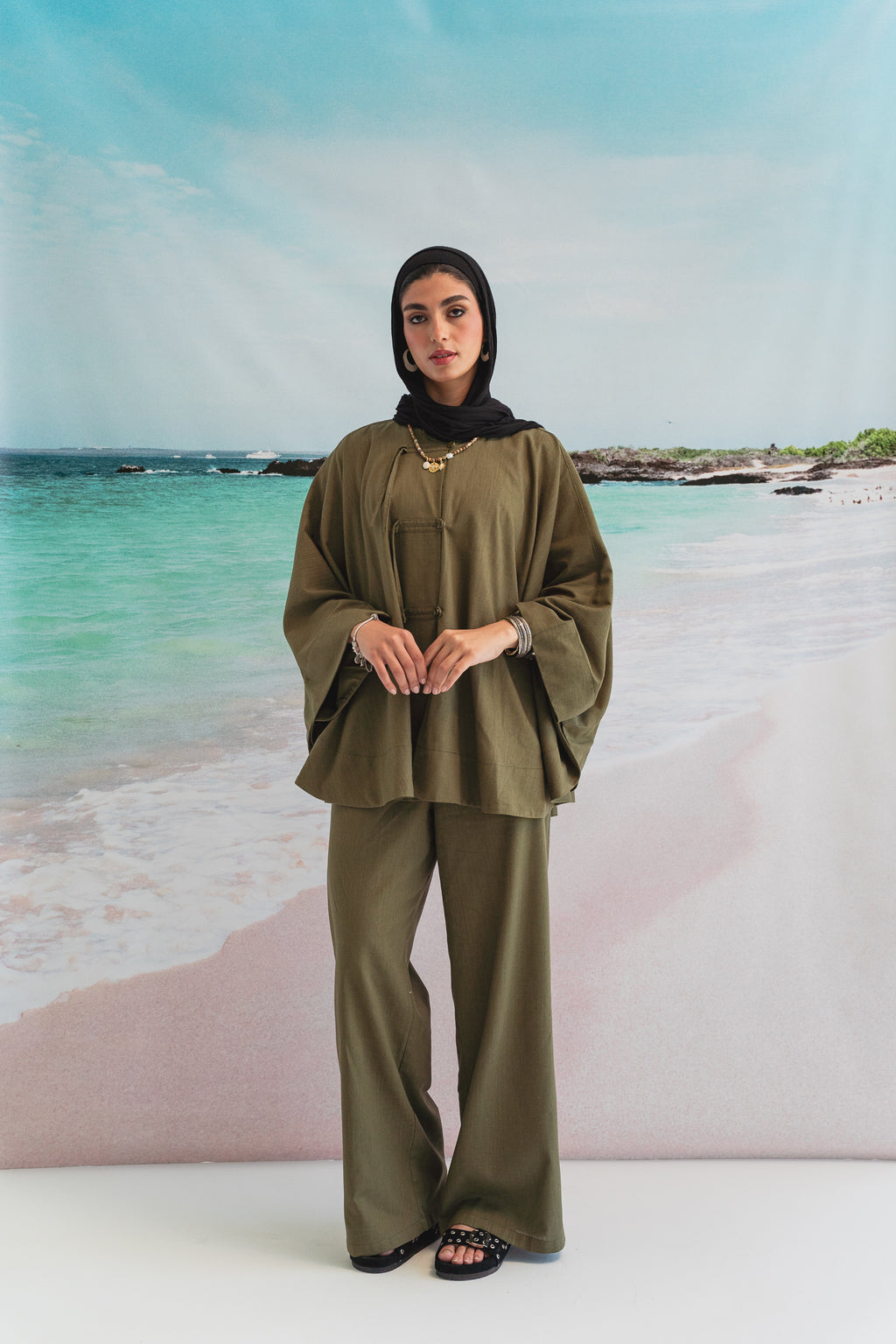 Golden Sands set in Olive