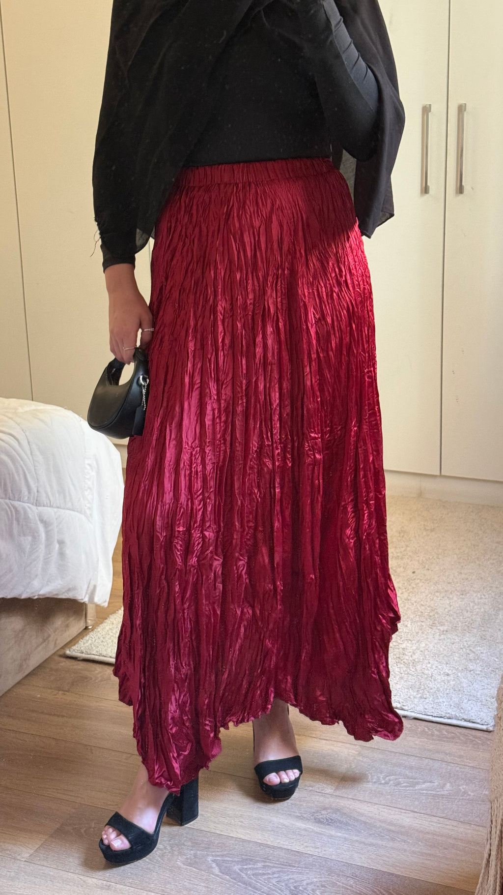 Anne Crushed skirt in Wine Red