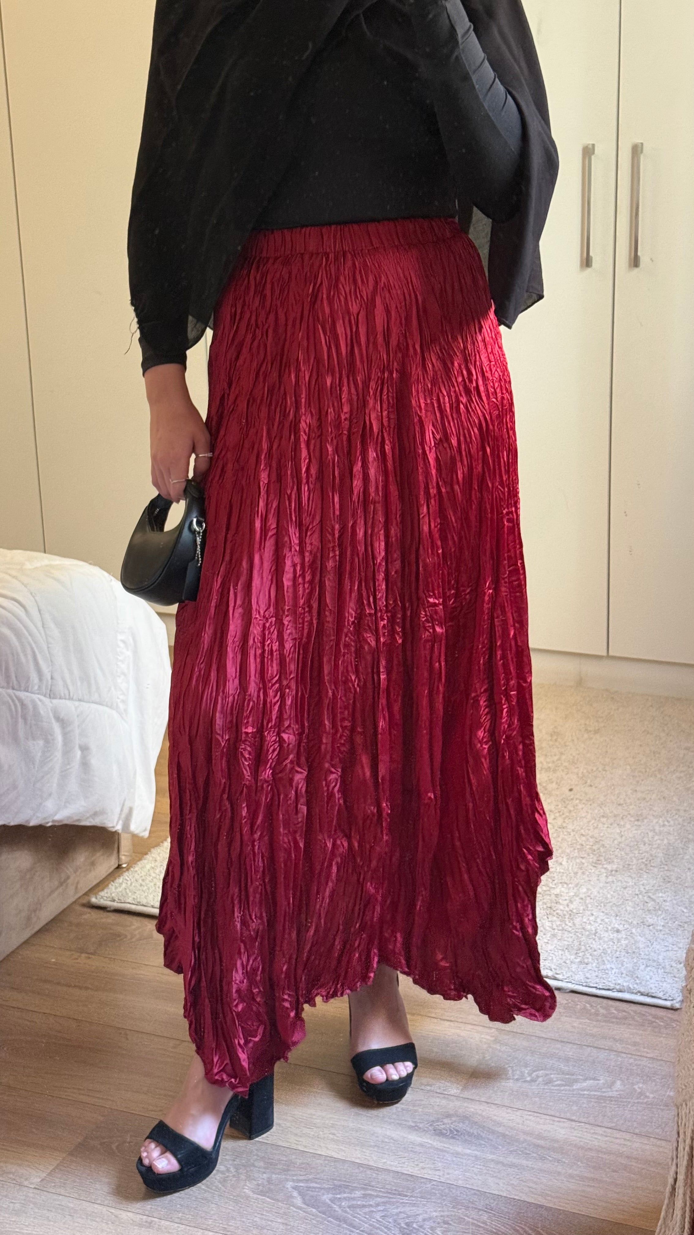 Anne Crushed skirt in Wine Red
