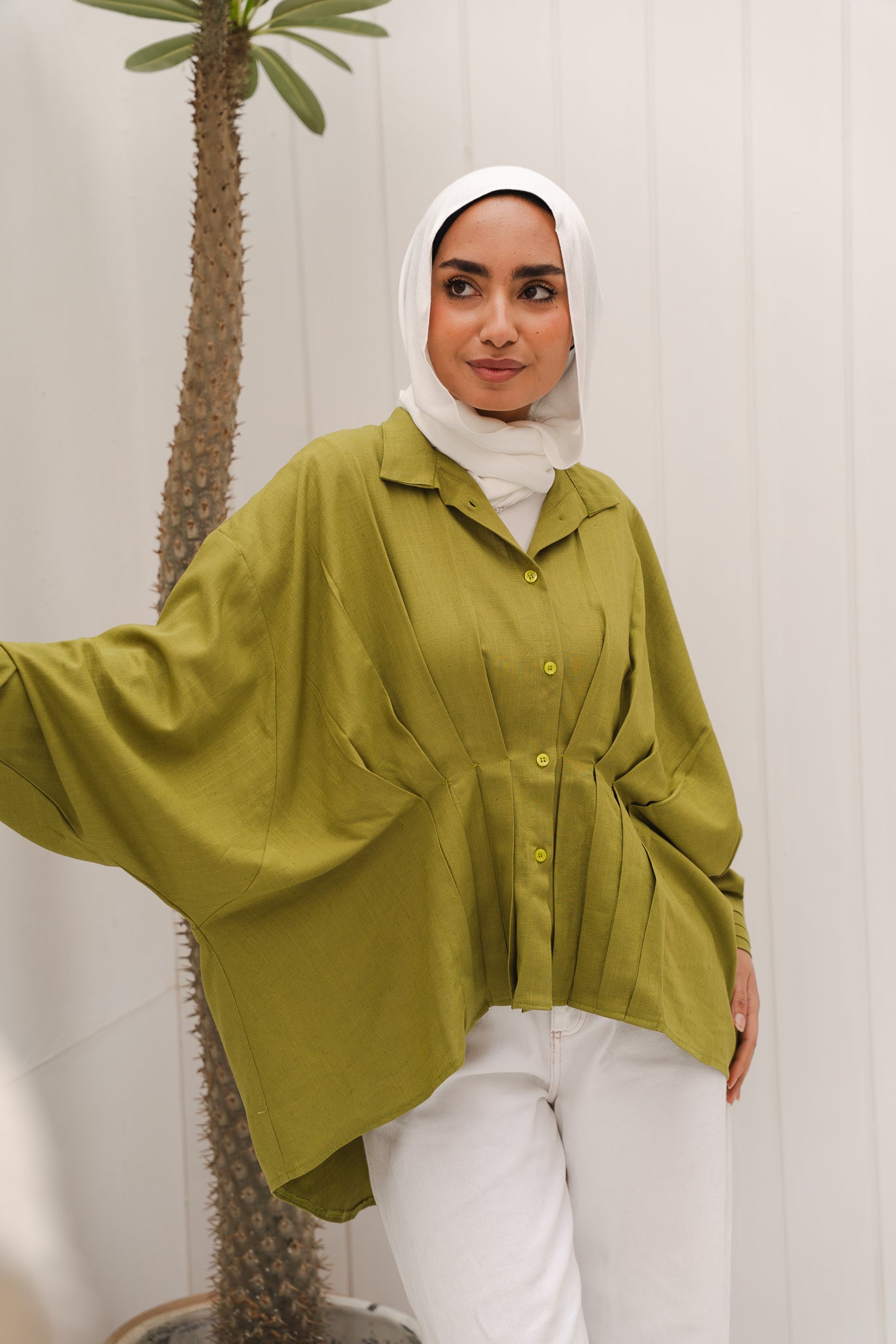 Airy Waves Linen Top in Lime