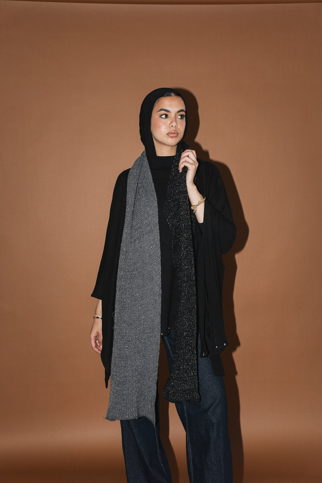Shimmer Blend Knit Scarf in Black x Grey