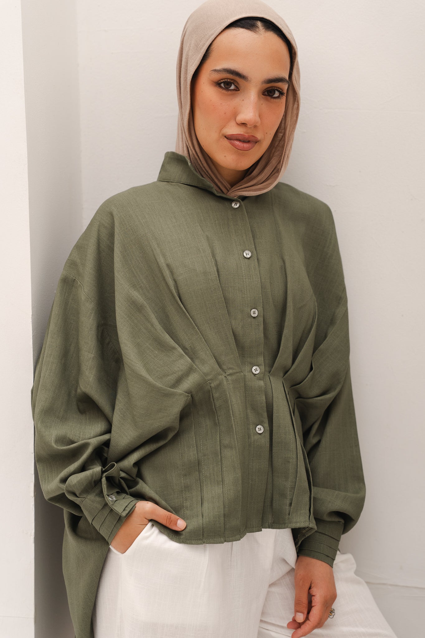 Airy Waves Linen Top in Olive