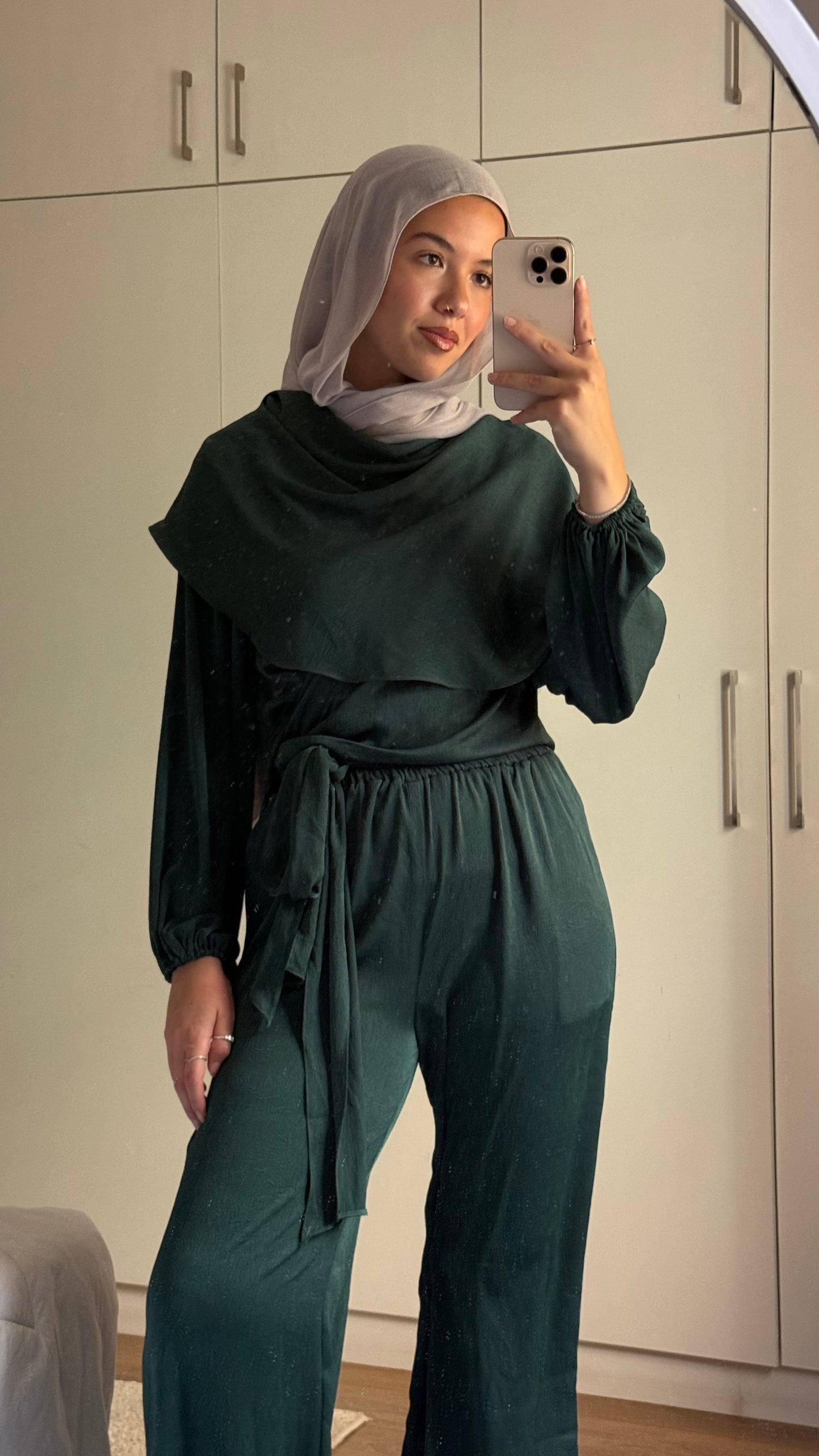 Nayomi Satin Wrap Set in Emerald Green