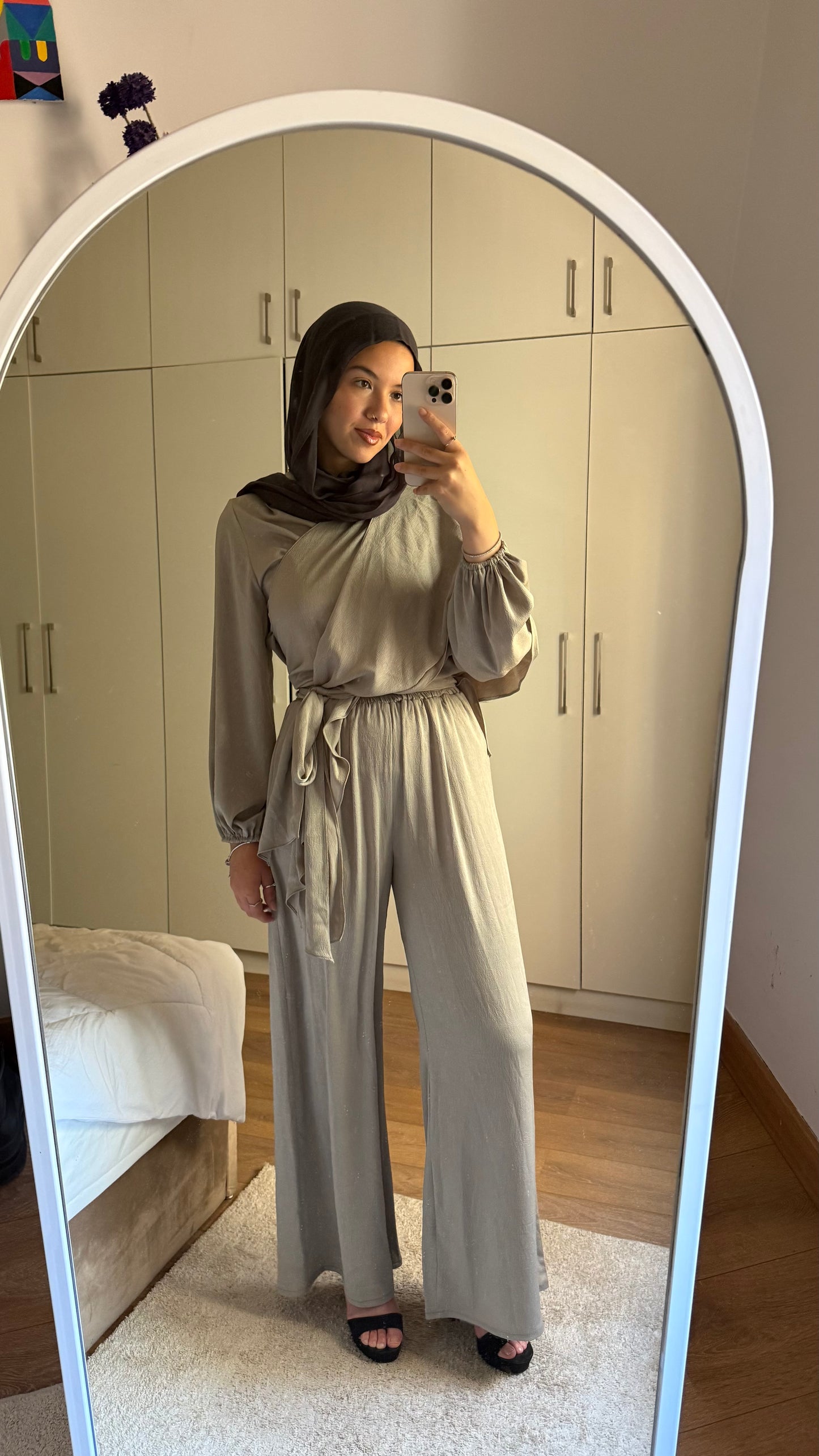 Nayomi Satin Wrap Set in Greige