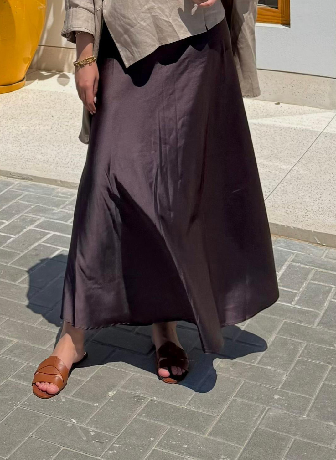 Satin skirt in brown