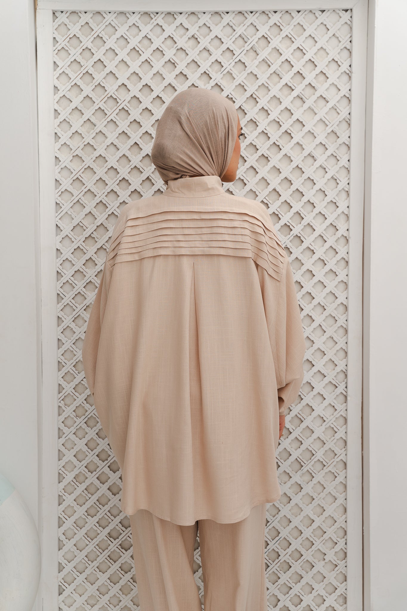 Airy Waves Linen Top in Beige